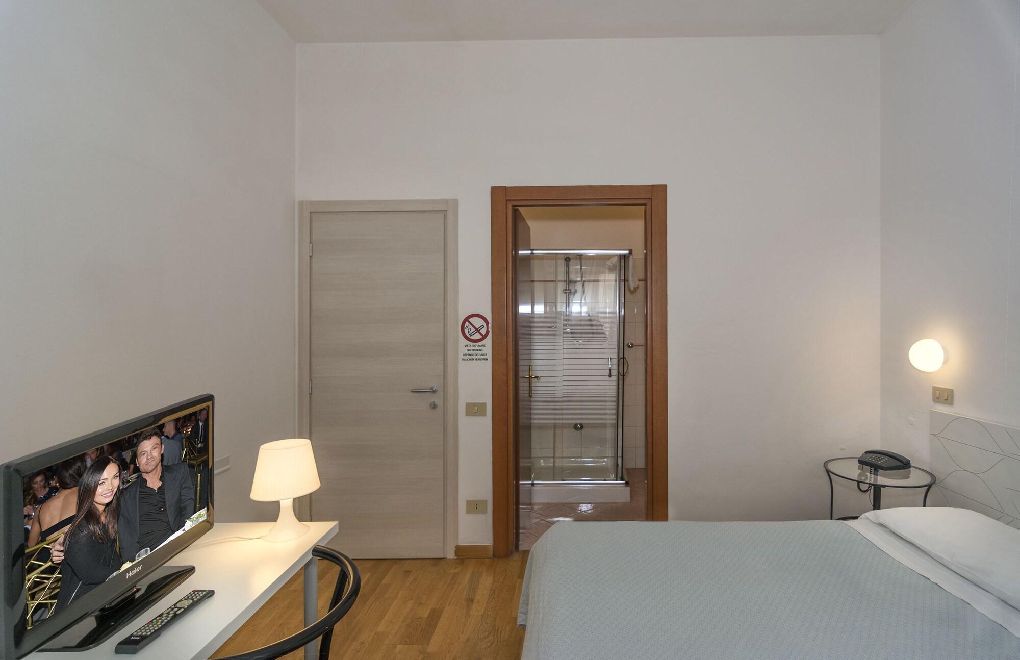 Hotel Cecile Пиза Экстерьер фото