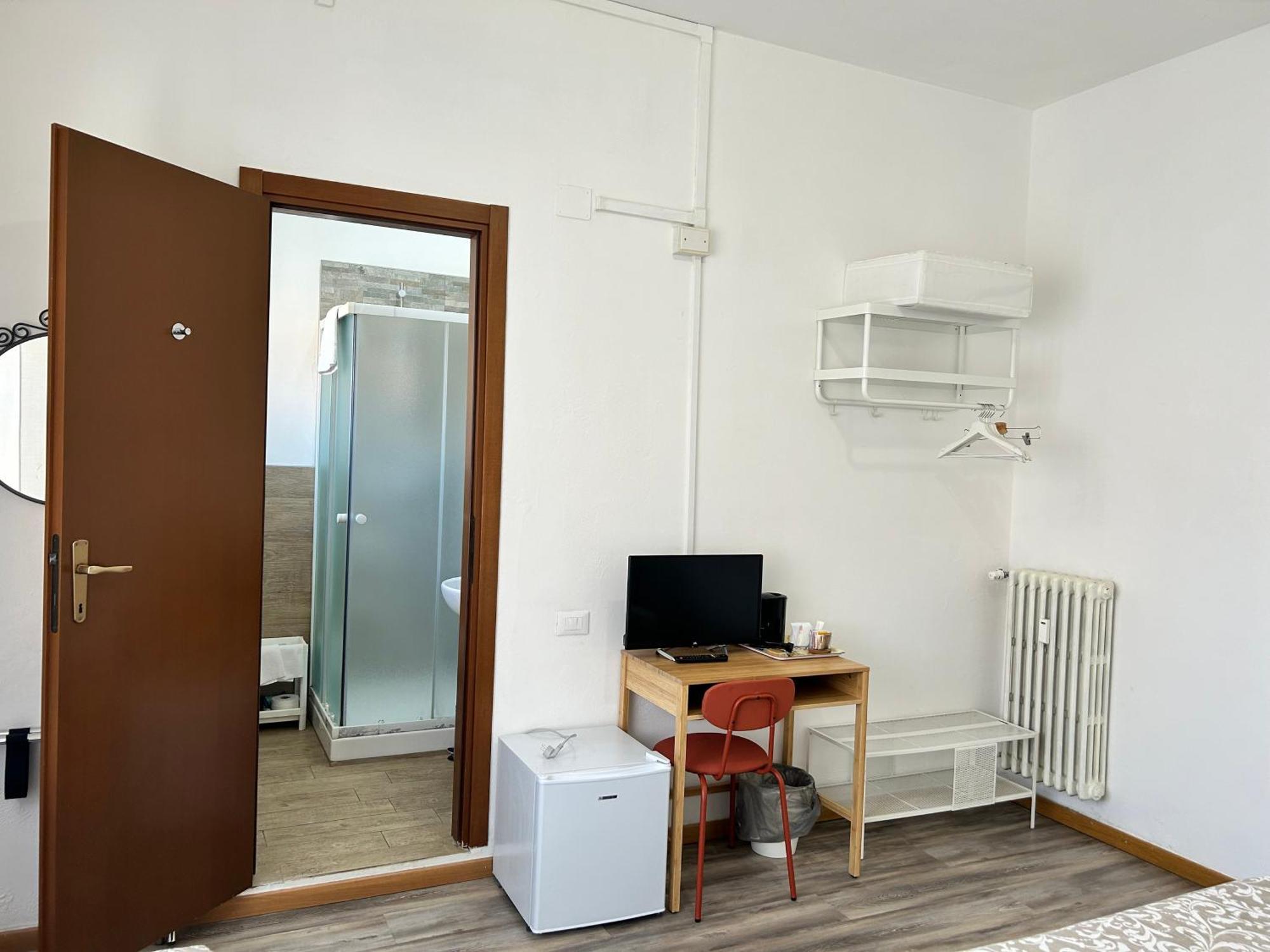 Hotel Cecile Пиза Экстерьер фото