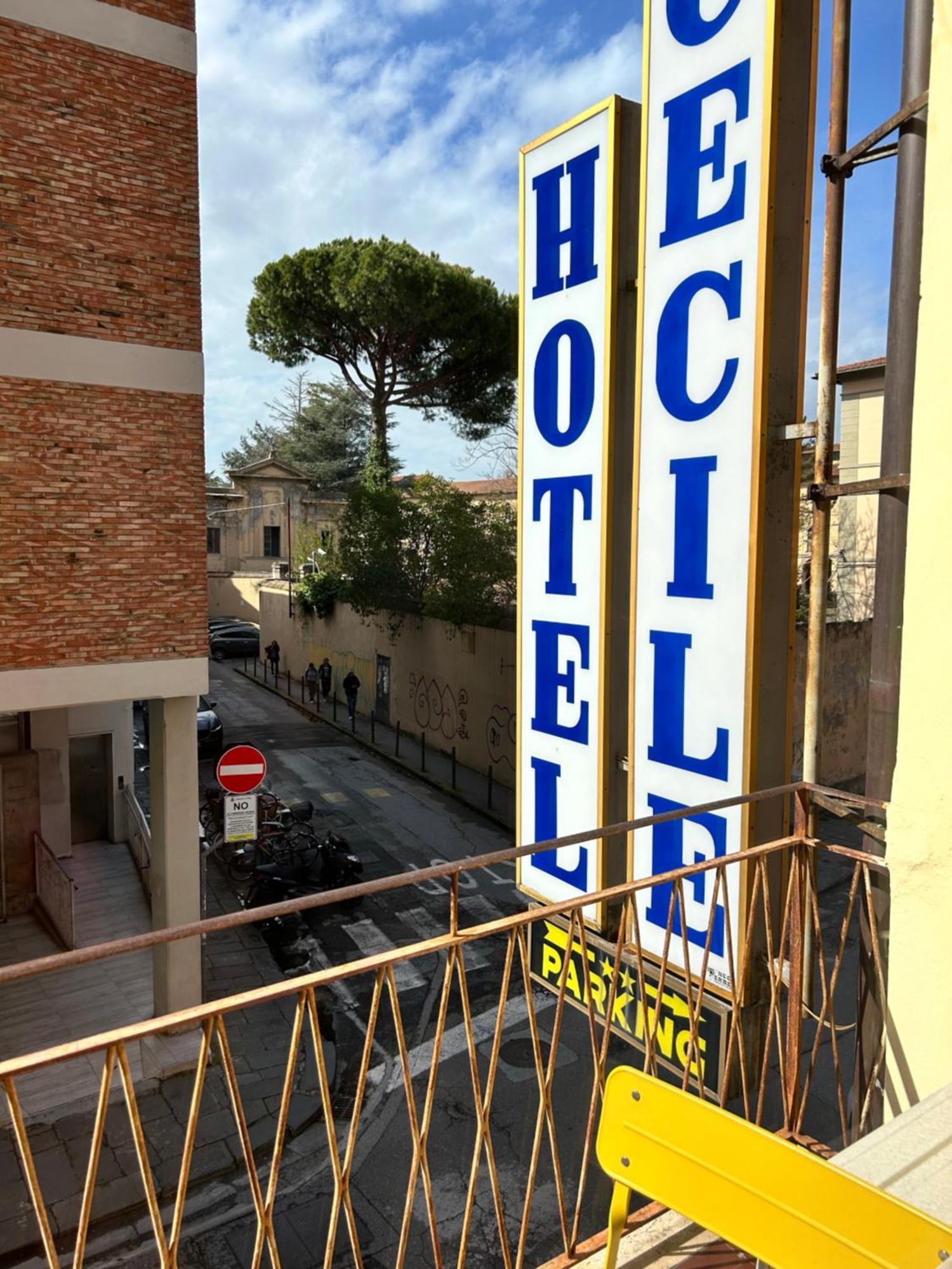 Hotel Cecile Пиза Экстерьер фото