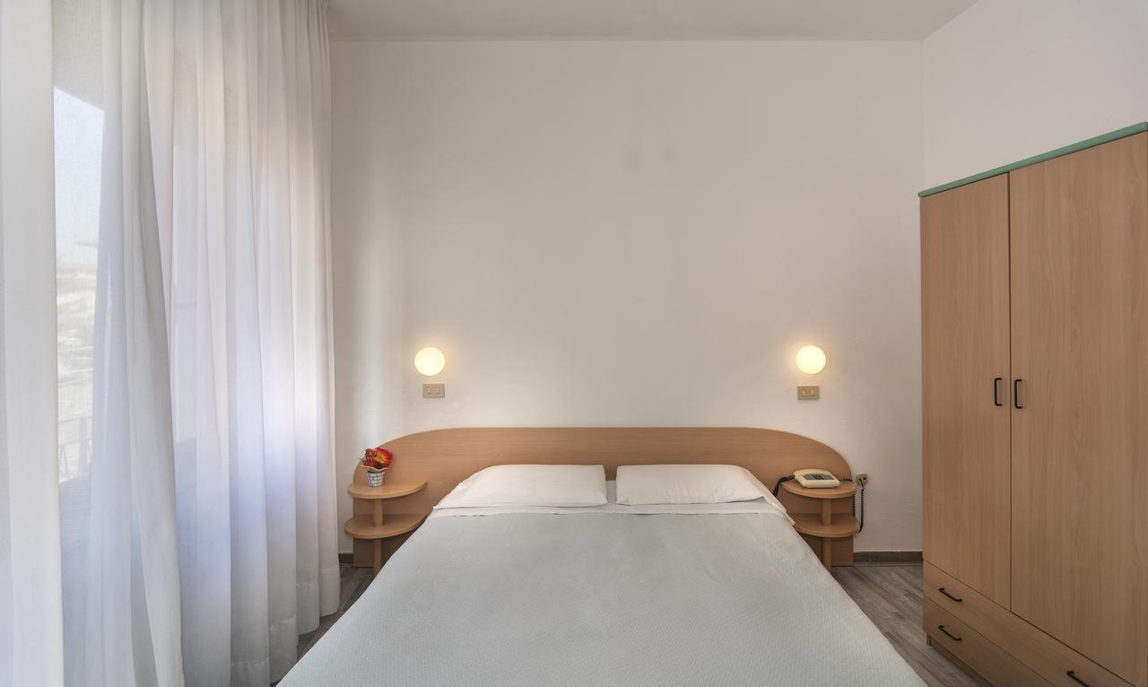 Hotel Cecile Пиза Экстерьер фото